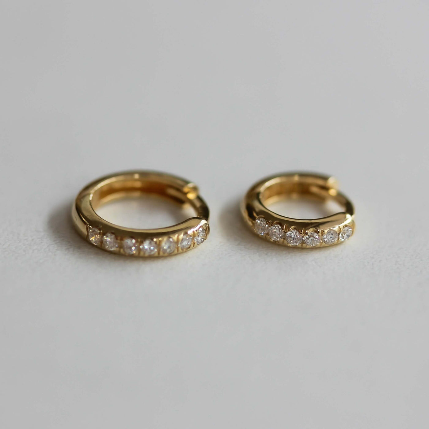 עגיל חישוק פירסינג קלי משובץ יהלומים זהב 14K Earrings 14K צהוב