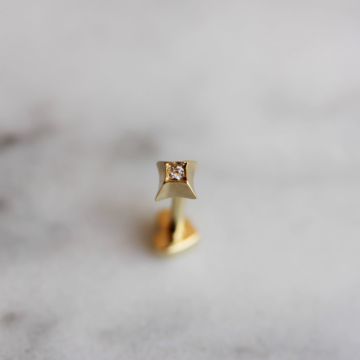 עגיל פירסינג כוכב קטן יהלום לבן זהב 14K Earrings 