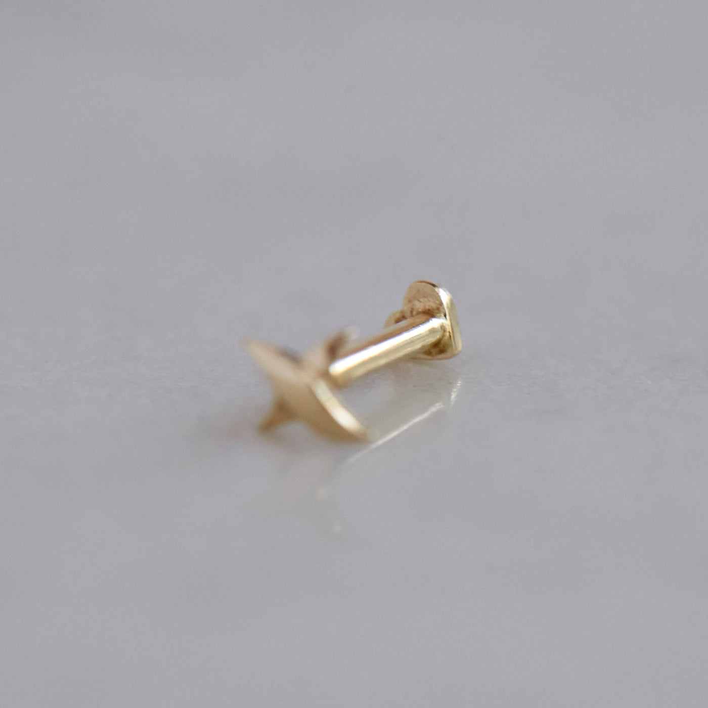 עגיל פירסינג אייבי קטן זהב 14K Earrings 