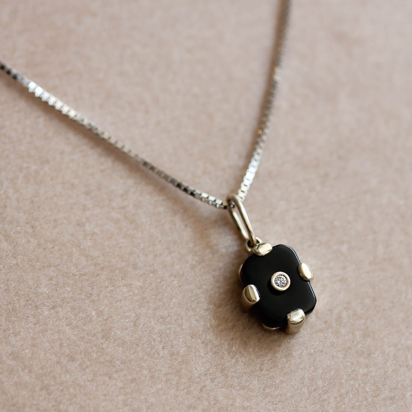 שרשרת מידנייט זהב לבן 14K Necklaces 