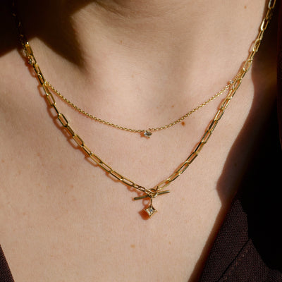 שרשרת מוניקה טי כוכב משובץ זהב 14K Necklaces