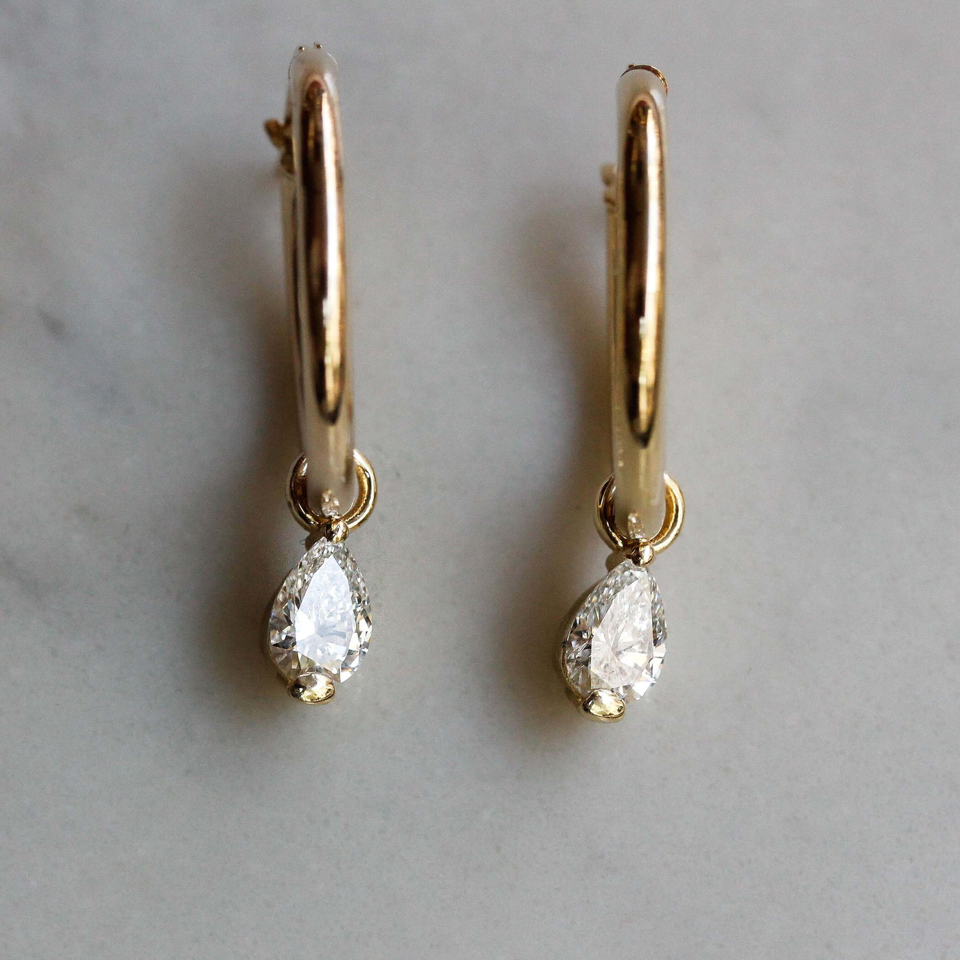 עגילי חישוק גדול סהרה יהלום מעבדה 14K Earrings