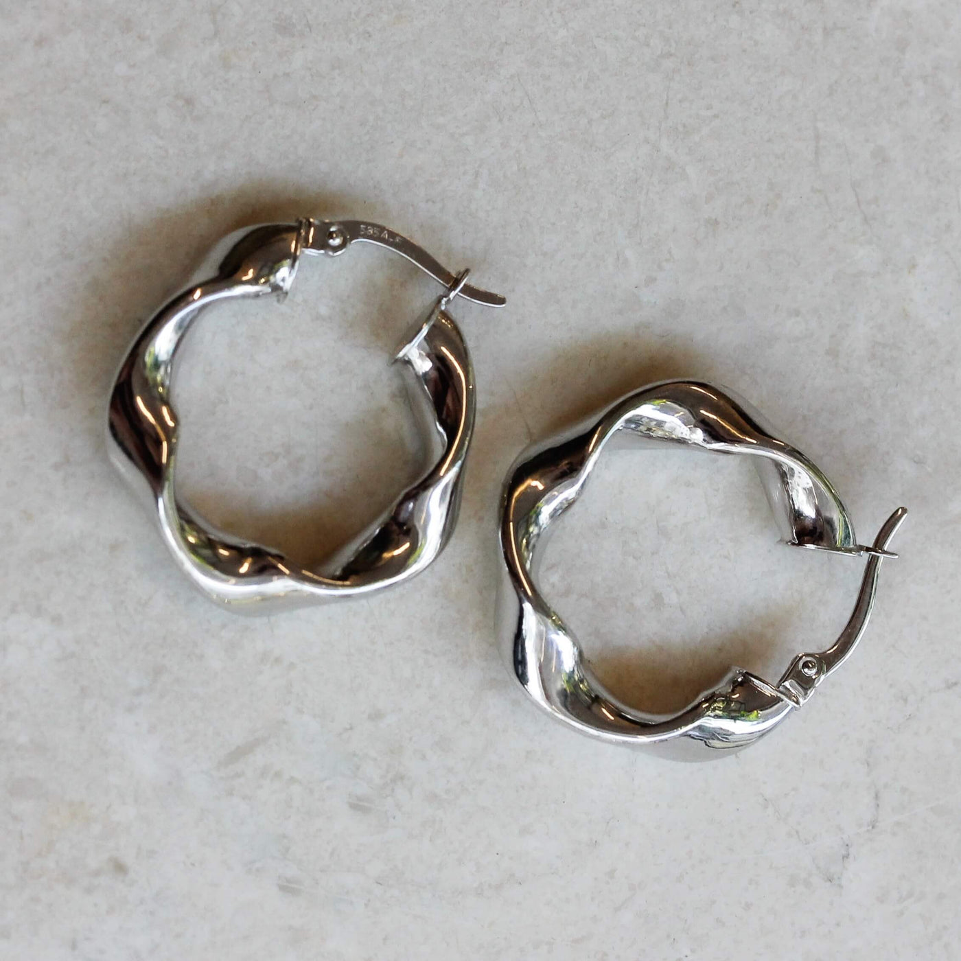 עגילי חישוק פפילון זהב 14K