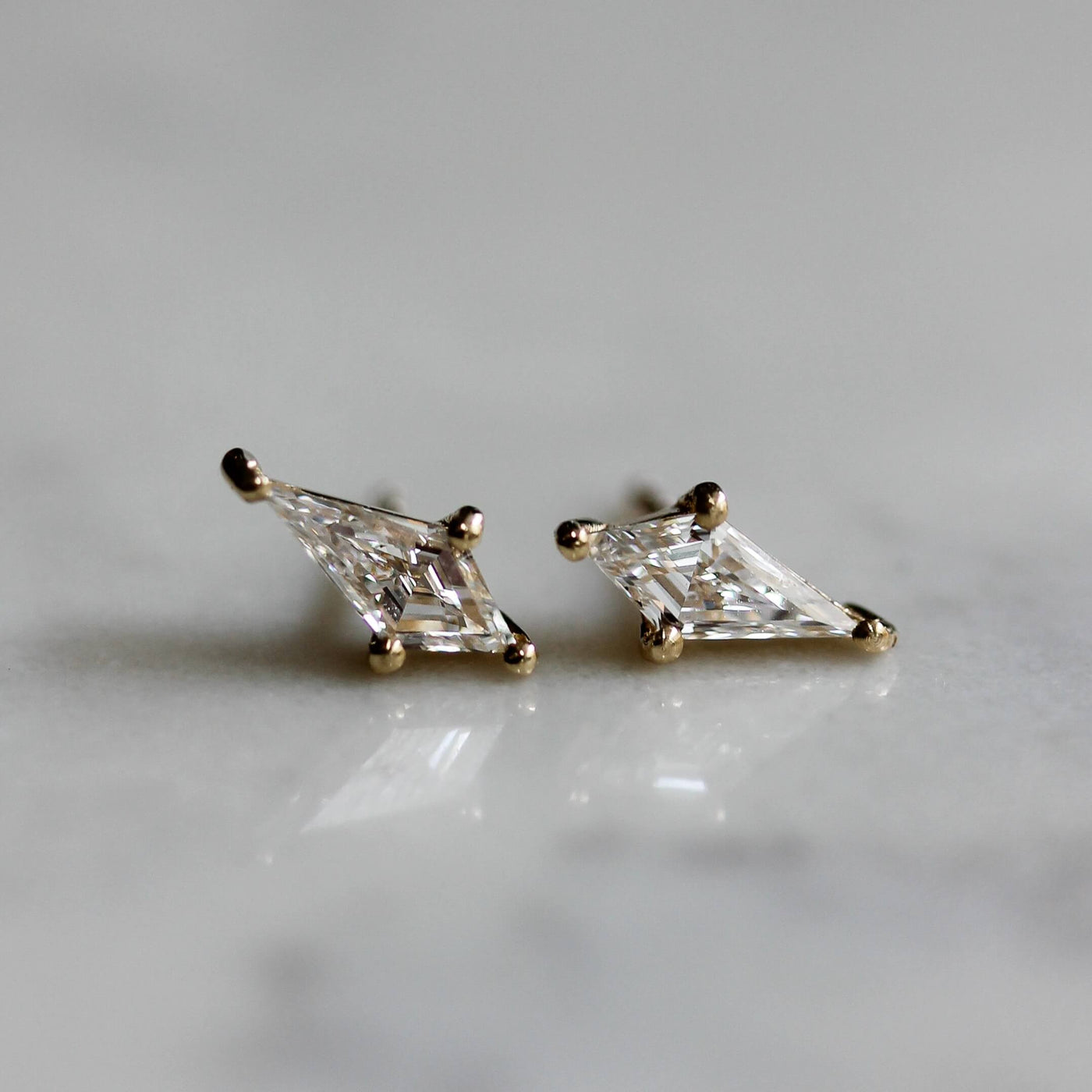 עגילי ויק 0.36 יהלומים לבנים מעבדה זהב 14K Earrings