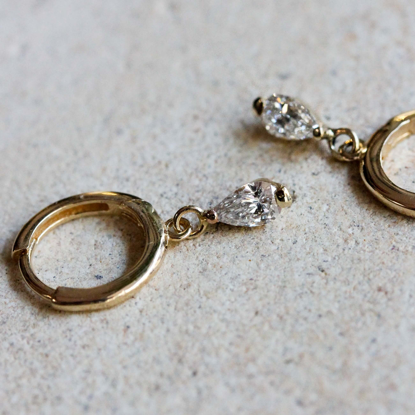 עגיל חישוק קלי אואזיס יהלום מעבדה זהב 14K