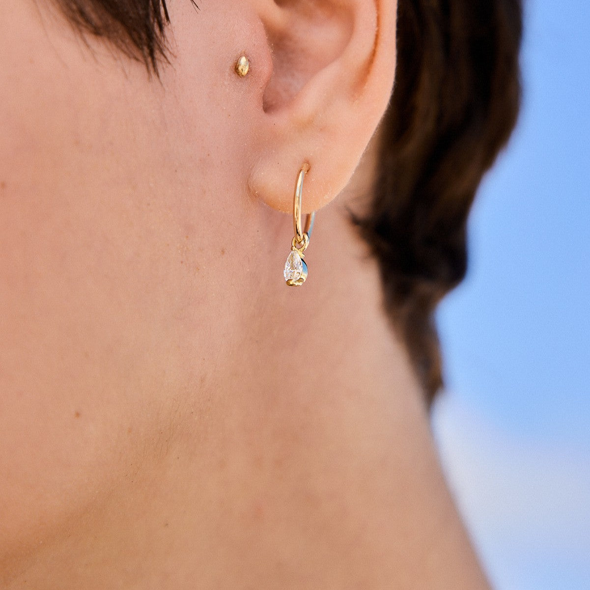 עגילי חישוק סהרה יהלום מעבדה 14K Earrings