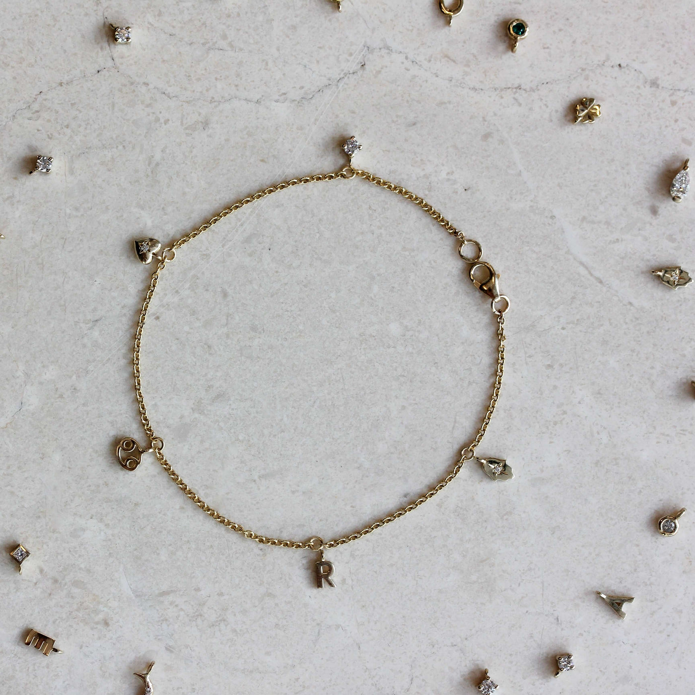 צמיד פרסונה 5 תליונים זהב 14K Necklaces