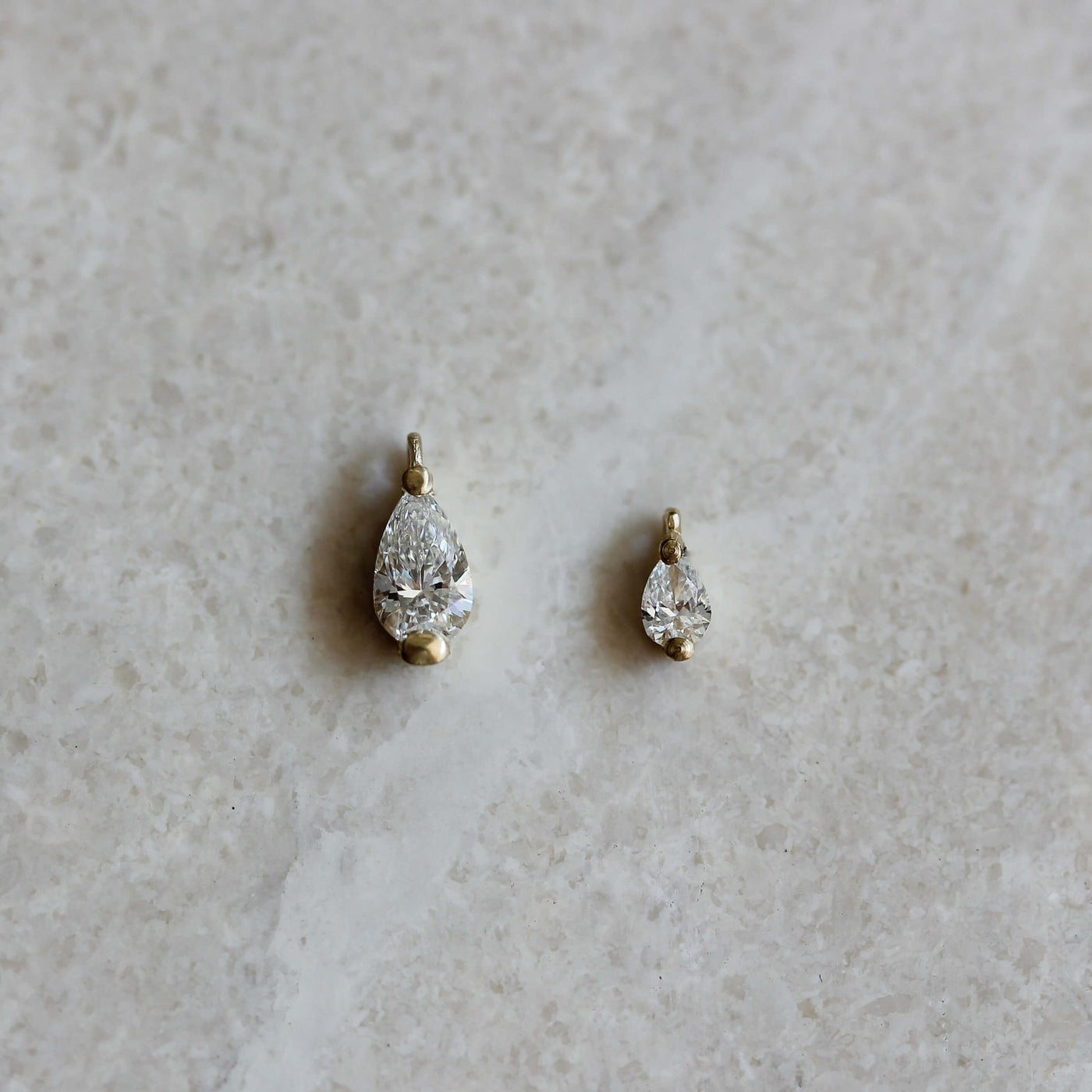 תליון סהרה גדול יהלום מעבדה זהב 14K Necklaces