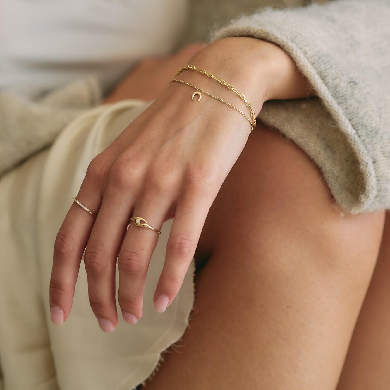 תליון פרסה קטן 14K Bracelets