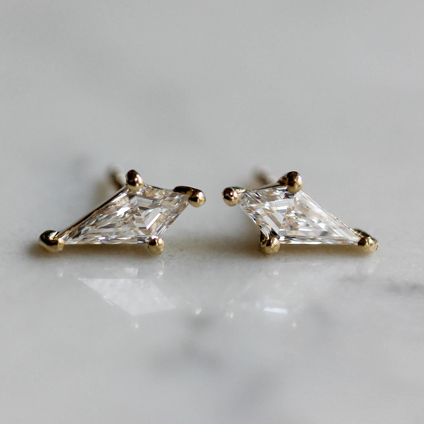 עגילי ויק 0.36 יהלומים לבנים מעבדה זהב 14K Earrings