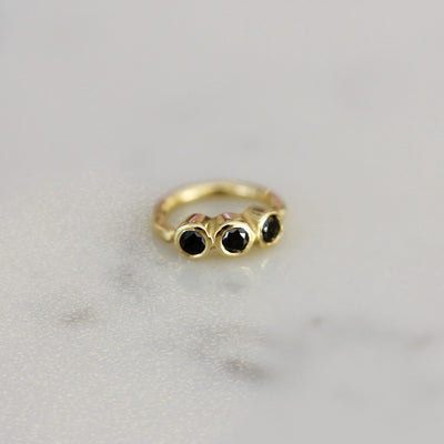 עגיל חישוק קונצ' גאיה יהלומים שחורים זהב 14K Earrings 