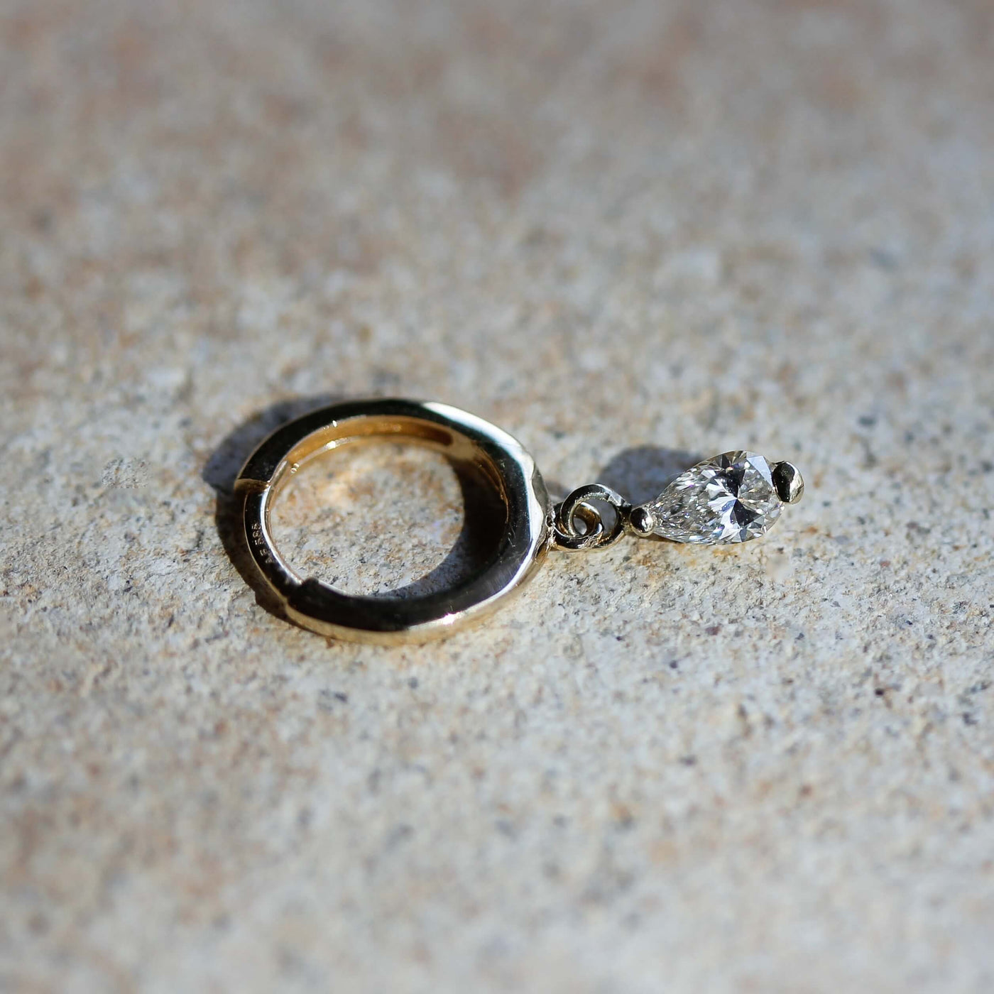 עגיל חישוק קלי אואזיס יהלום מעבדה זהב 14K