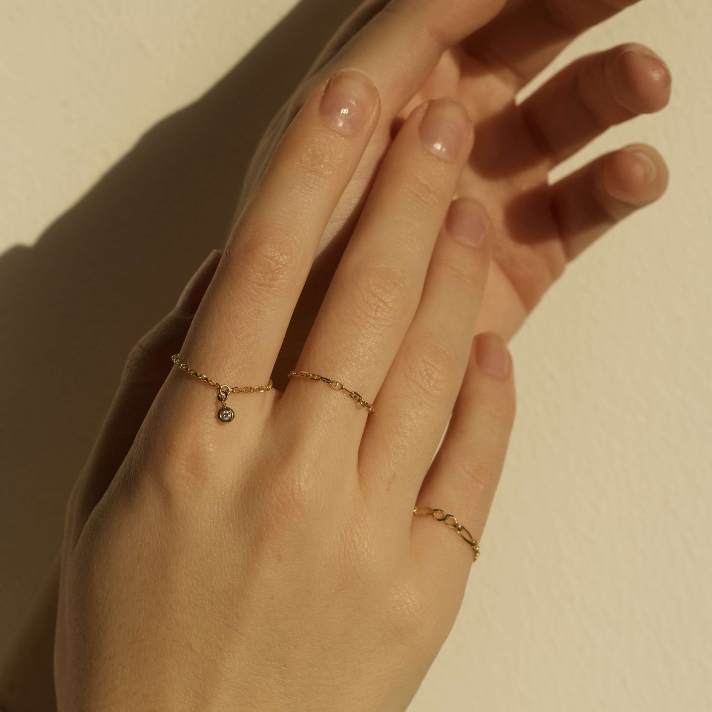 טבעת נצחית טייני פיבי זהב צהוב 14K Rings