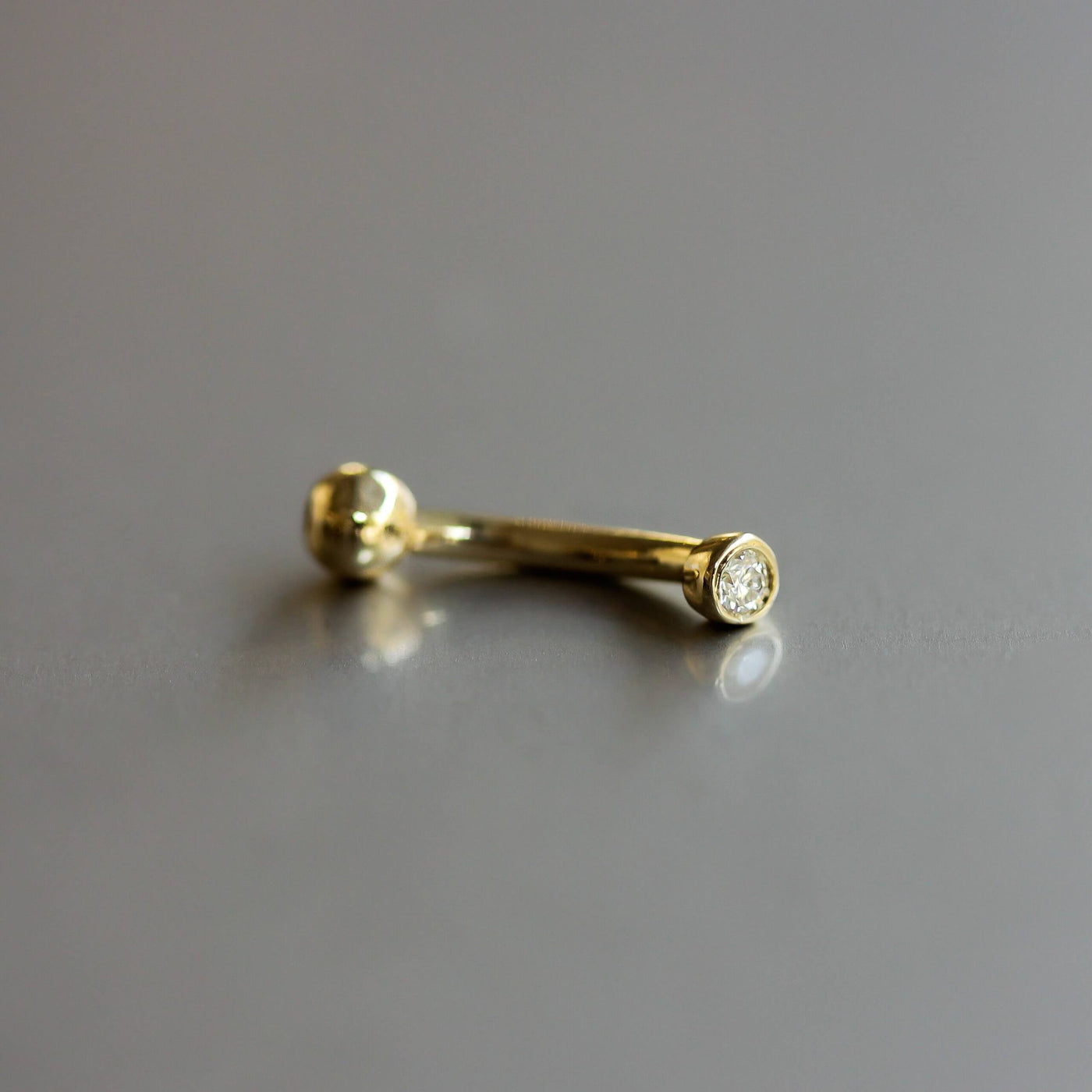 עגיל פירסינג בננה קלואי יהלום לבן זהב 14K Earrings 