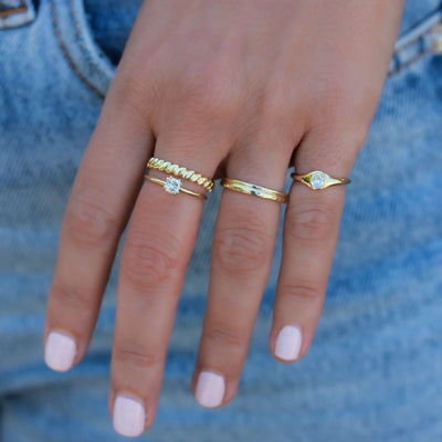 טבעת מוניקה קטנה זהב 14K Rings 