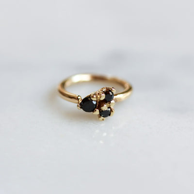 עגיל חישוק פירסינג אריס יהלומים שחורים זהב 14K Earrings 