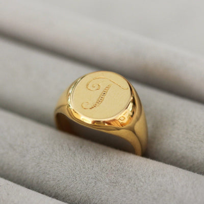 טבעת חותם עגולה לזרת עם חריטה ויהלום זהב 14K Rings 