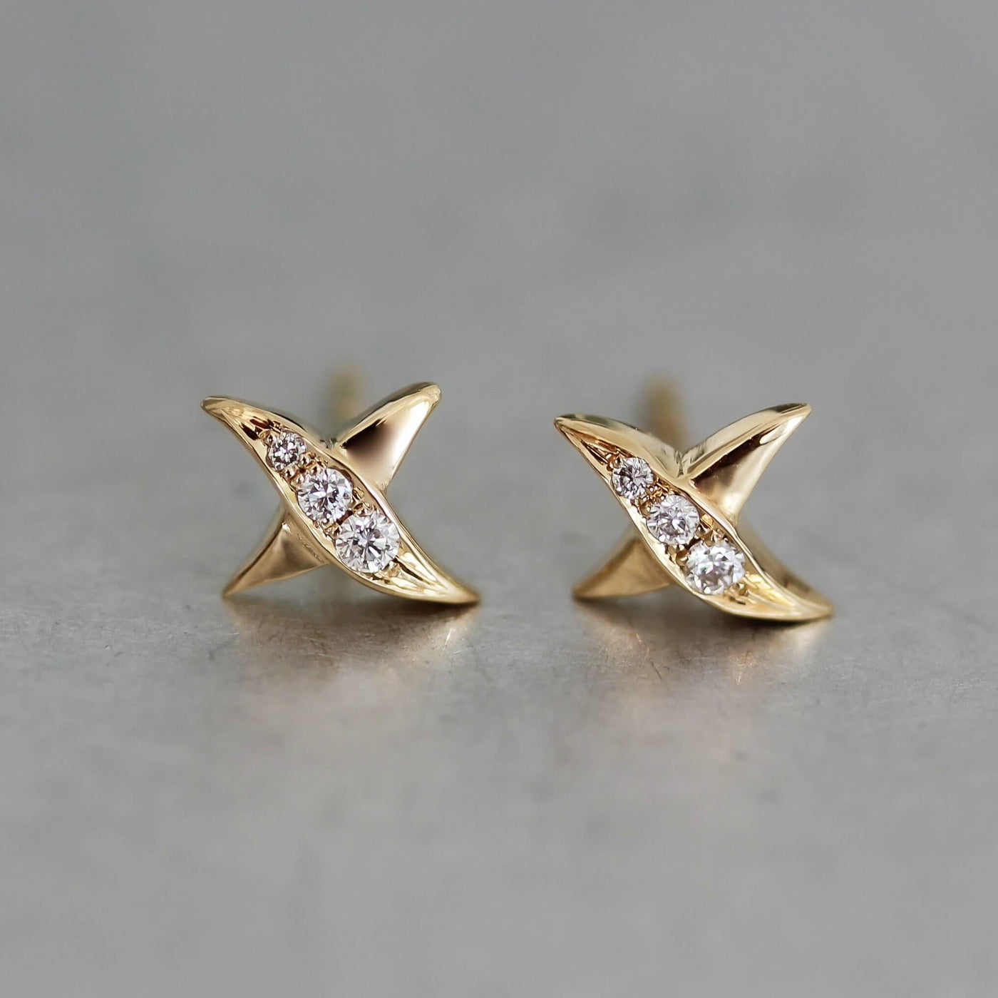 עגילי אייבי משובצים יהלומים זהב 14K Earrings 14K צהוב