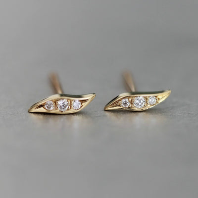 עגילי ליב משובצים יהלומים זהב 14K Earrings 