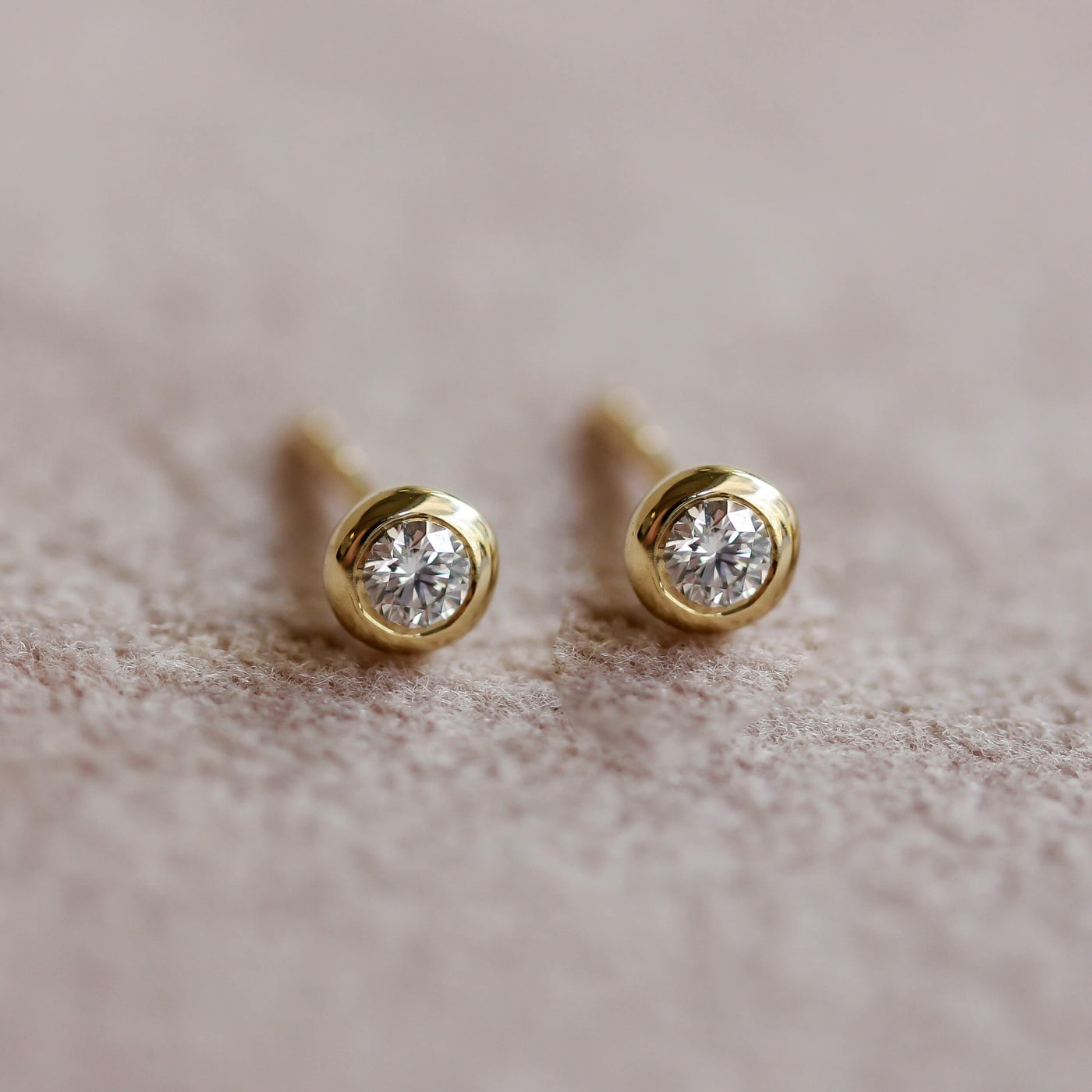 עגילי וונדי קטנים יהלומים לבנים זהב 14K Earrings 