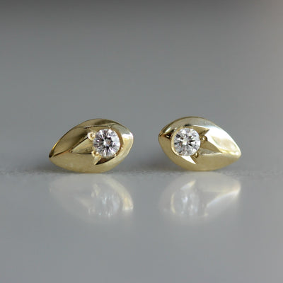 עגילי ויטה צמודים זהב 14K Earrings 