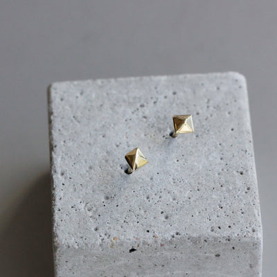 עגילי פירמידה זהב 14K Earrings 