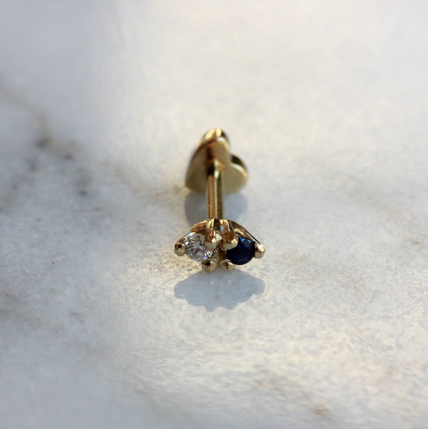 עגיל פירסינג נפטון קטן ספיר ויהלום זהב 14K Earrings 