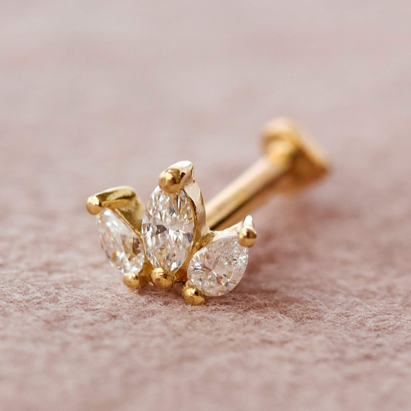 עגיל פירסינג לואיז יהלומים לבנים זהב 14K Earrings 