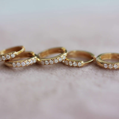 עגילי חישוק קלי משובצים יהלומים זהב 14K Earrings 14K צהוב