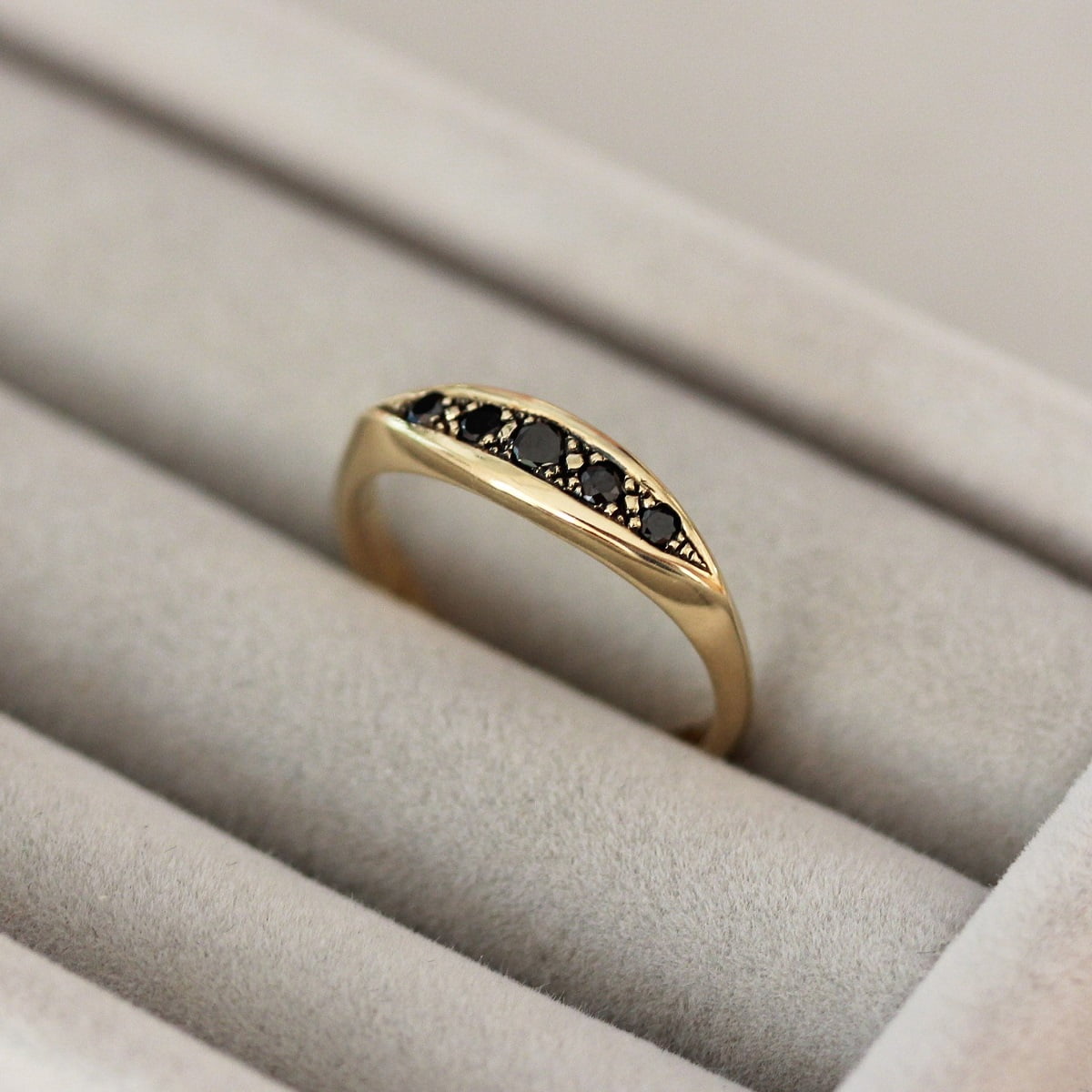 טבעת קלי יהלומים שחורים זהב 14K Rings 14K ורוד