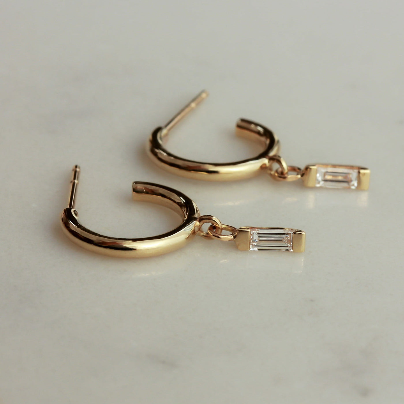 עגילי אשלי בגט יהלומים לבנים זהב 14K Earrings 
