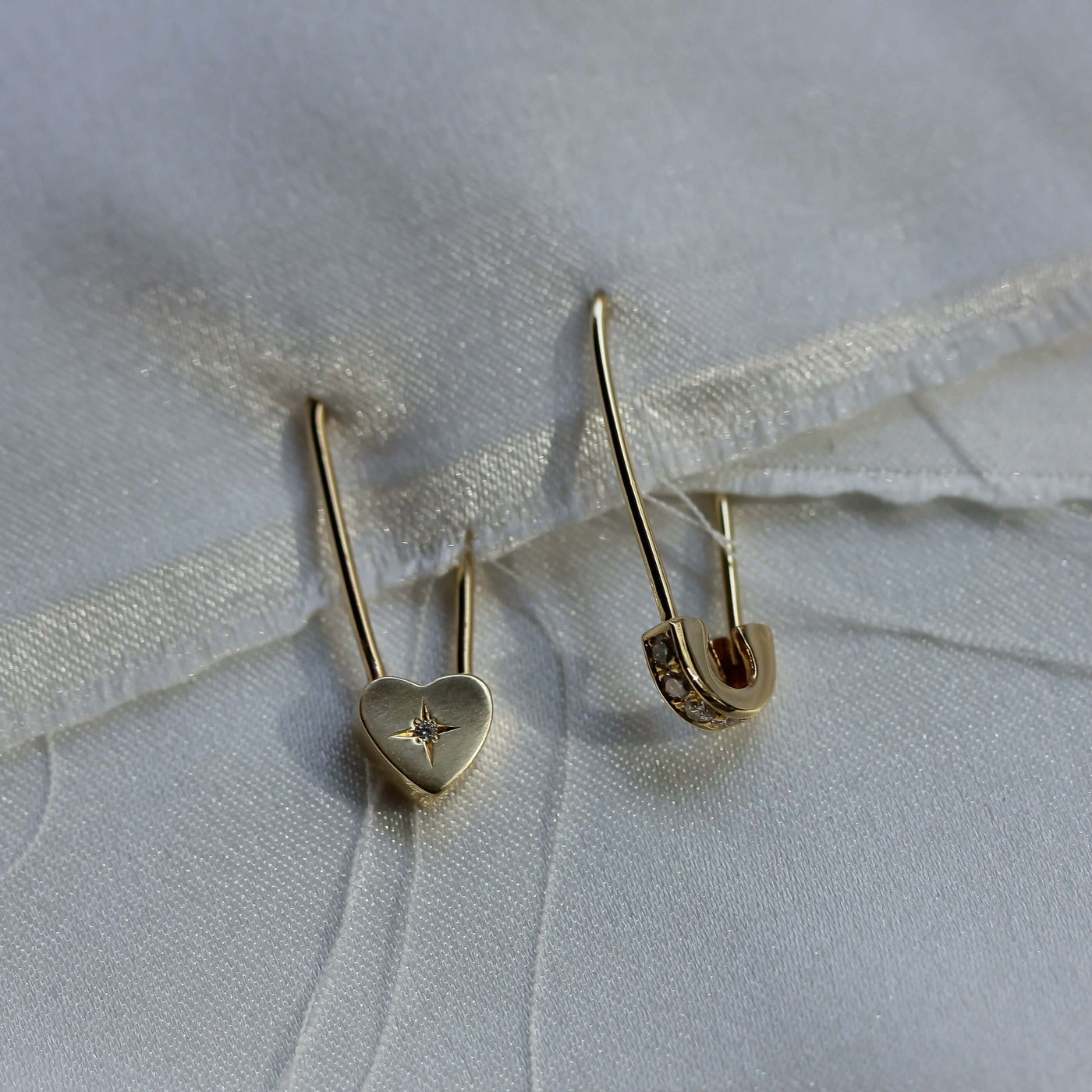 עגילי סיקרט משובצים זהב 14K Earrings 