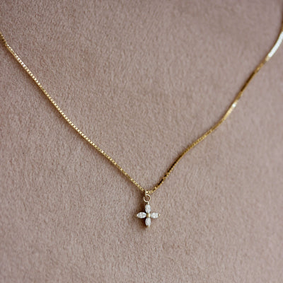 תליון לואיזה יהלומים לבנים לשרשרת זהב 14K Necklaces
